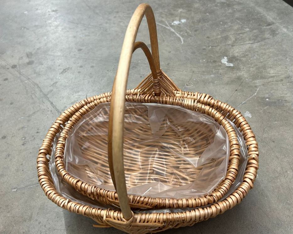 Willow baskets Easter,2pcs, 30cm x 22cm x H25cm, 25.5cmx16cmxH24cm